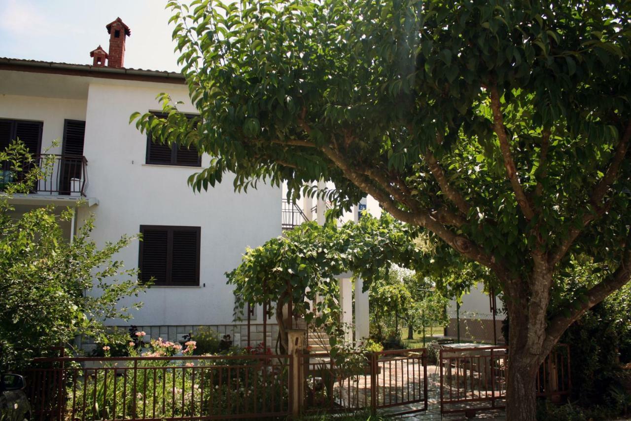 Apartment Vera Umago Esterno foto