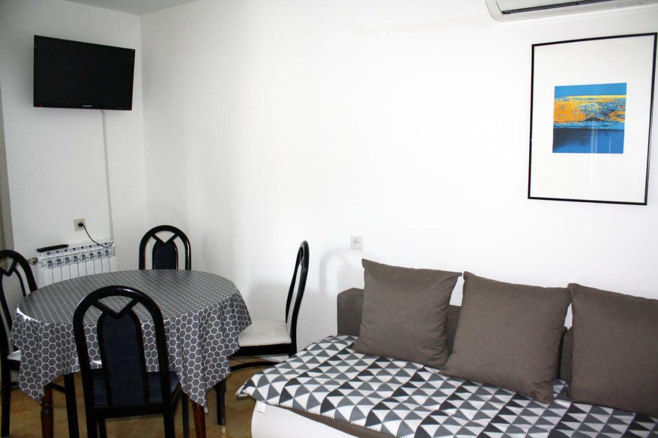 Apartment Vera Umago Esterno foto