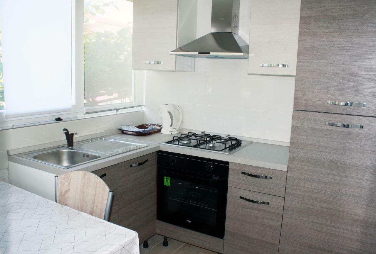 Apartment Vera Umago Esterno foto
